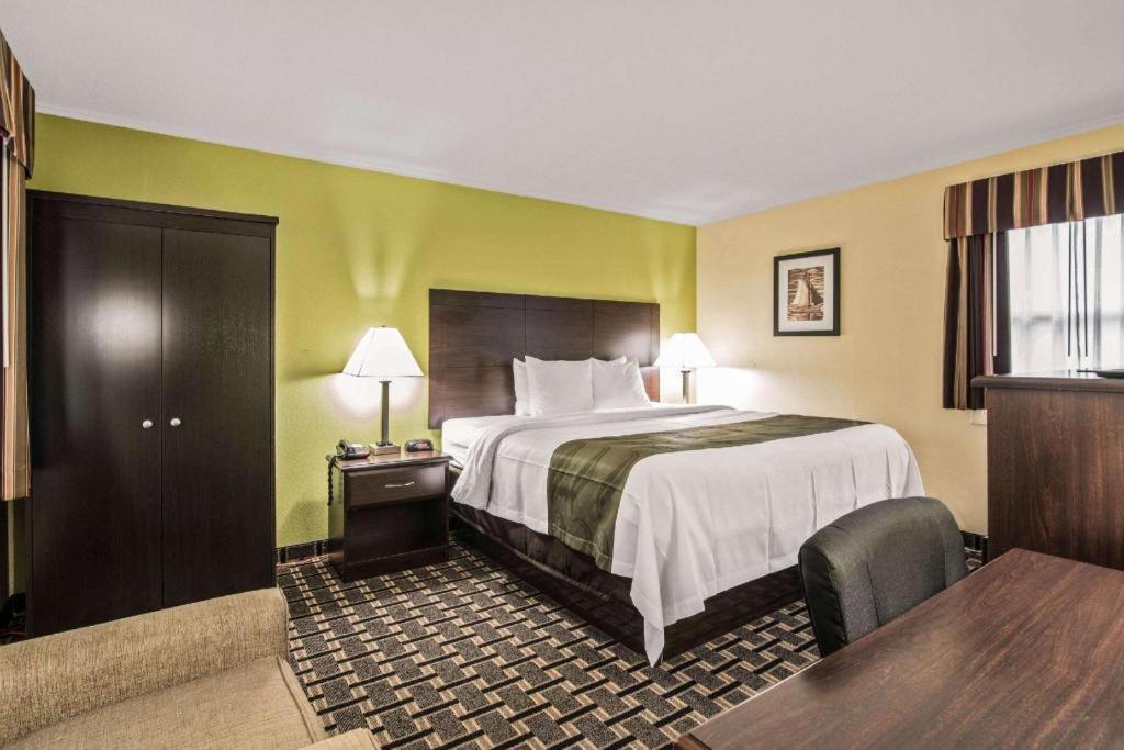 Quality Inn Barre-Montpelier Exterior foto